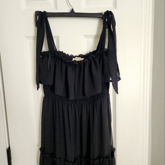 Black Dress Dress - Fashion on Earth. - Picture 3 of 4